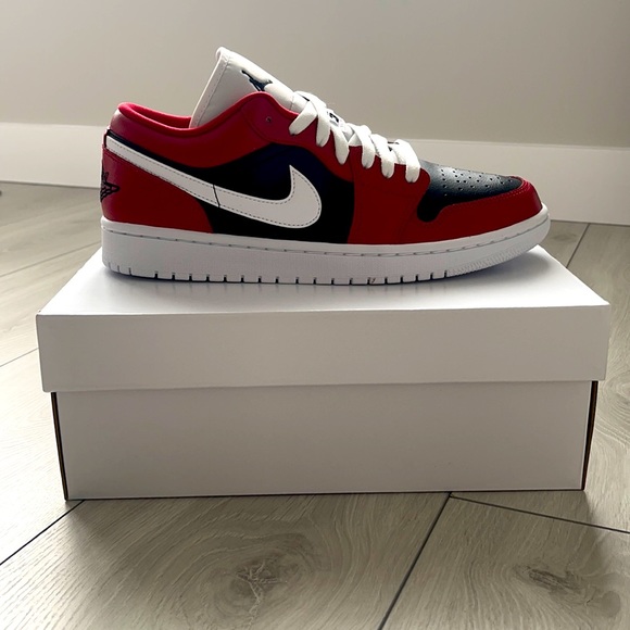 Jordan Women's Shoes Red and Black - Picture 1 of 5